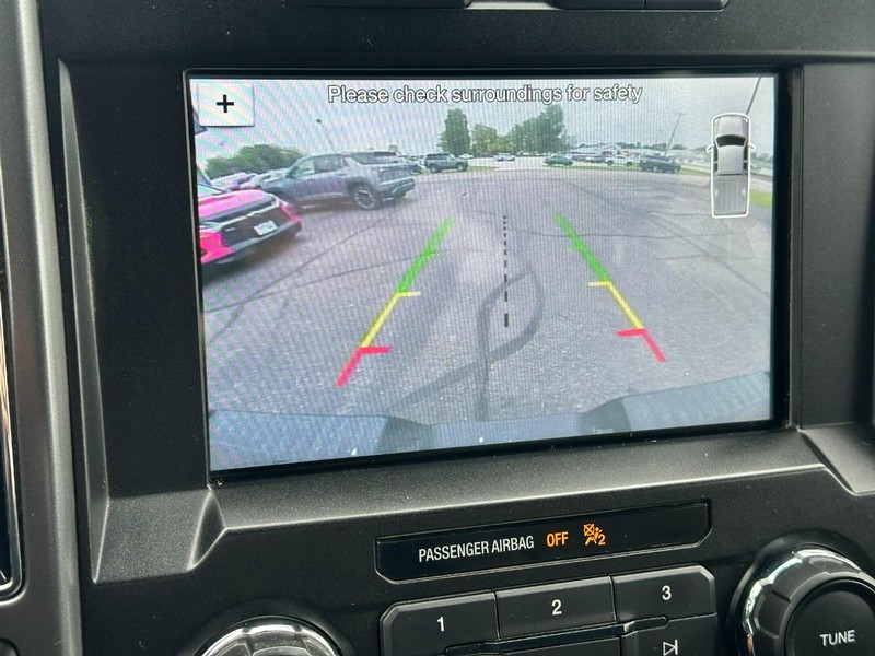 Ford F-150 Vehicle Full-screen Gallery Image 21