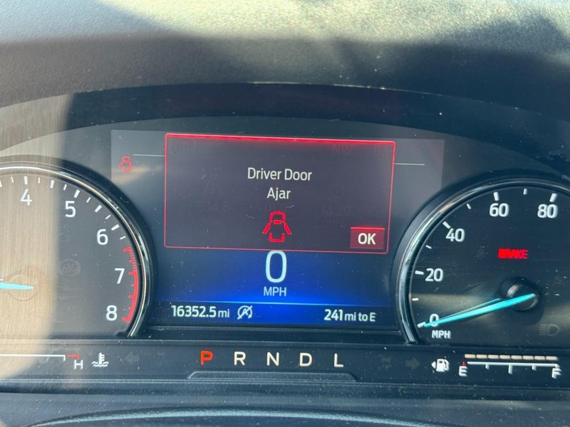 Ford Explorer Vehicle Full-screen Gallery Image 20