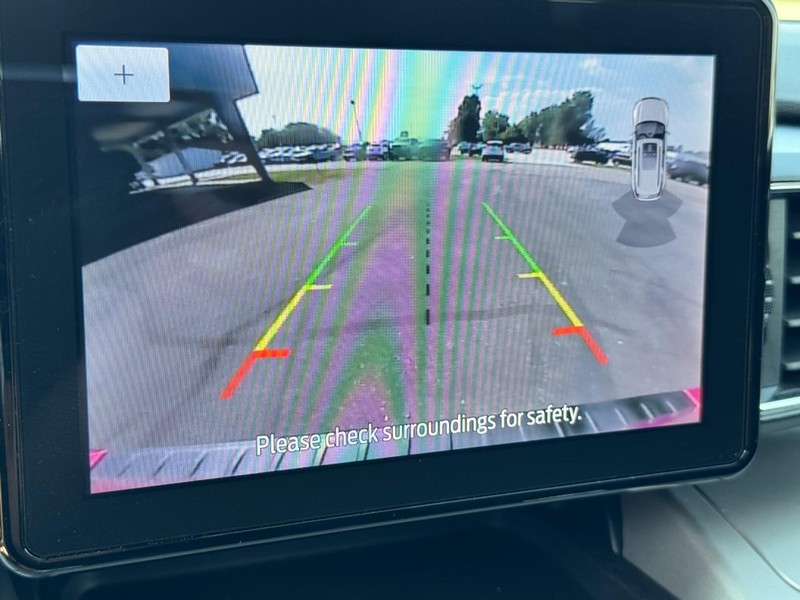 Ford Explorer Vehicle Full-screen Gallery Image 21