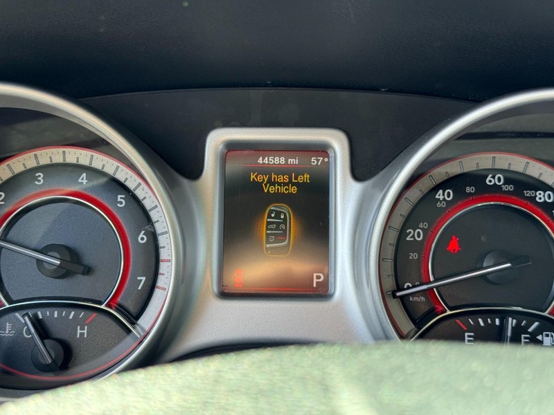 Dodge Journey Vehicle Full-screen Gallery Image 20