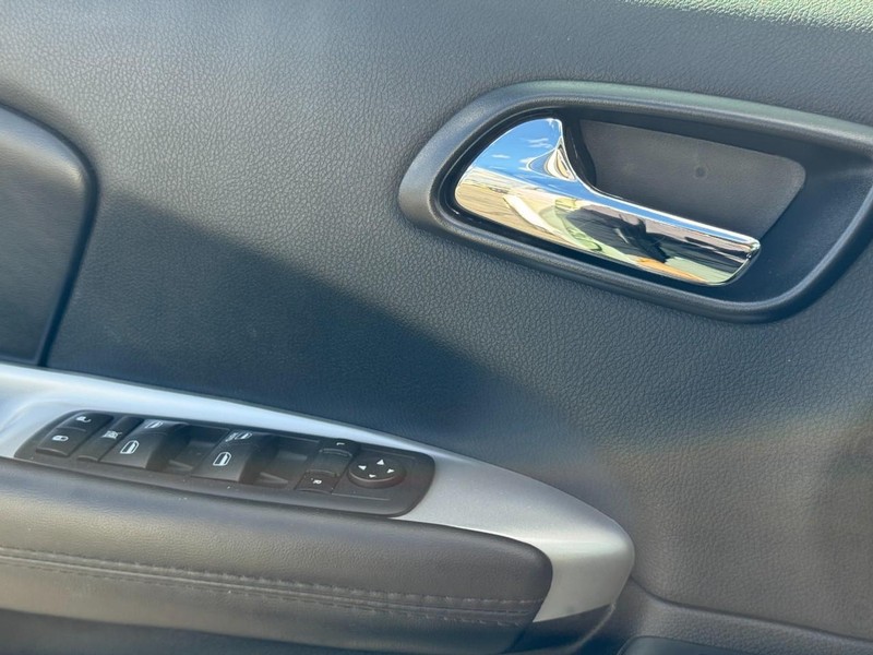 Dodge Journey Vehicle Full-screen Gallery Image 21