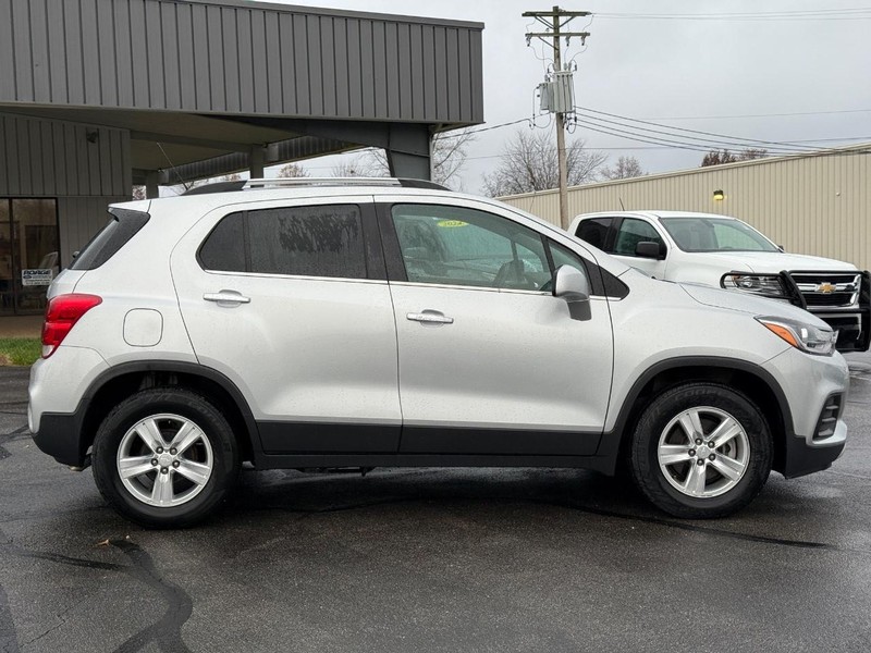 Chevrolet Trax Vehicle Full-screen Gallery Image 02