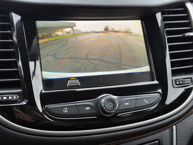 Chevrolet Trax Vehicle Full-screen Gallery Image 17