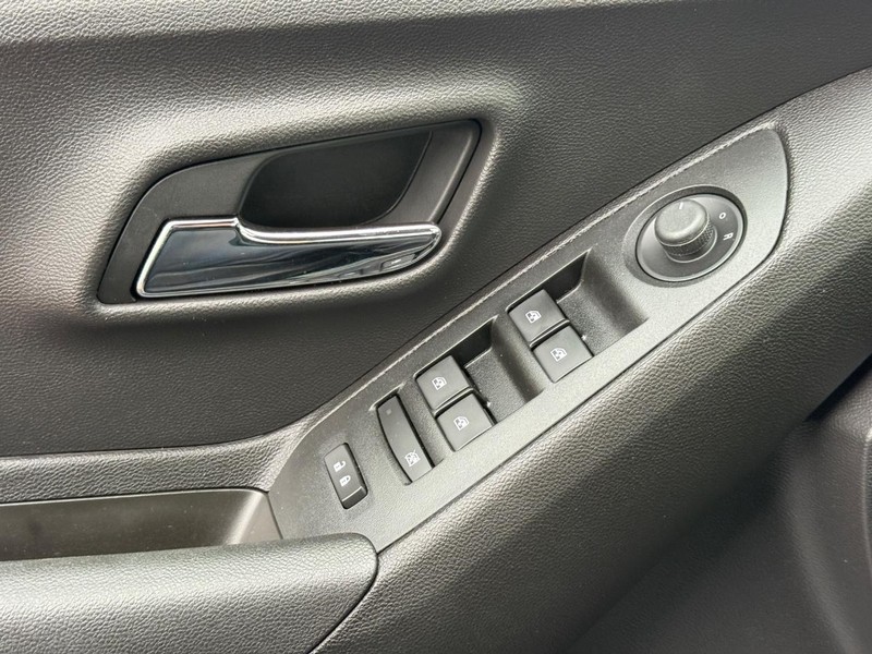 Chevrolet Trax Vehicle Full-screen Gallery Image 22