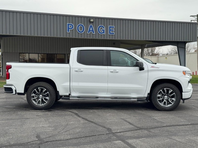 Chevrolet Silverado 1500 Vehicle Full-screen Gallery Image 02