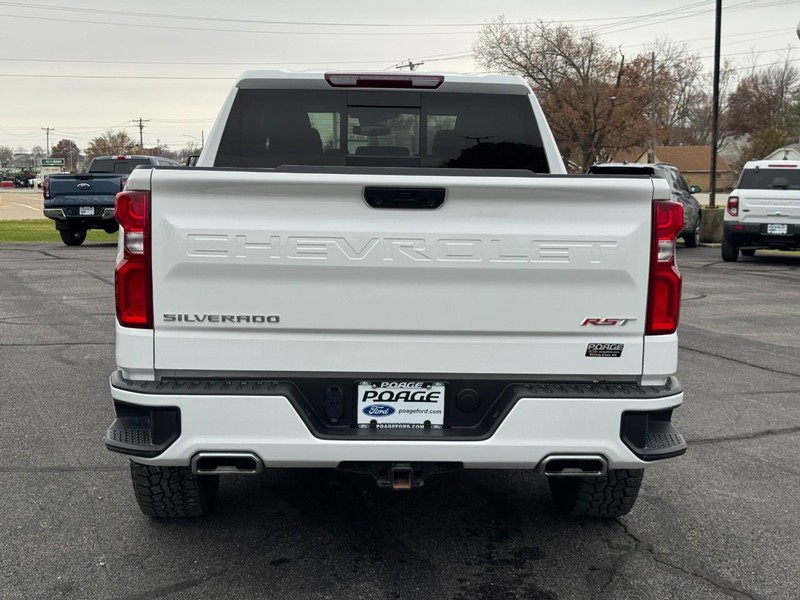 Chevrolet Silverado 1500 Vehicle Full-screen Gallery Image 05