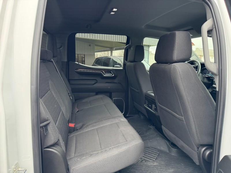 Chevrolet Silverado 1500 Vehicle Full-screen Gallery Image 10