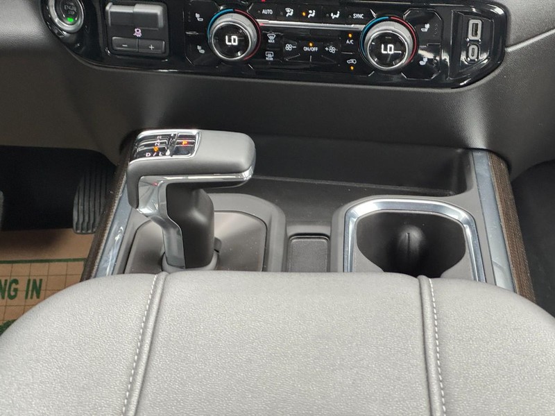 Chevrolet Silverado 1500 Vehicle Full-screen Gallery Image 14