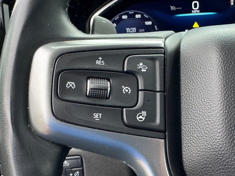 Chevrolet Silverado 1500 Vehicle Full-screen Gallery Image 18