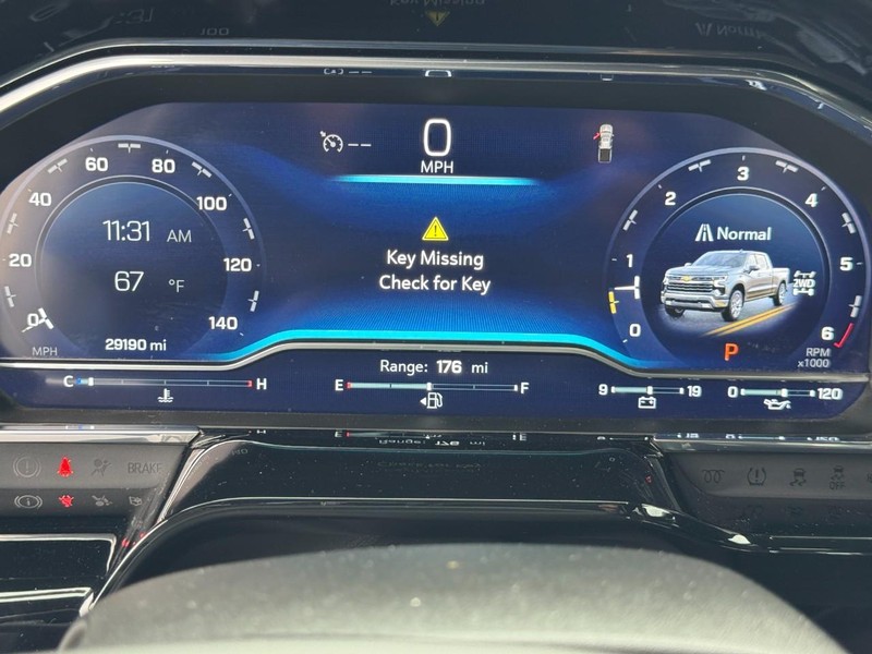 Chevrolet Silverado 1500 Vehicle Full-screen Gallery Image 20