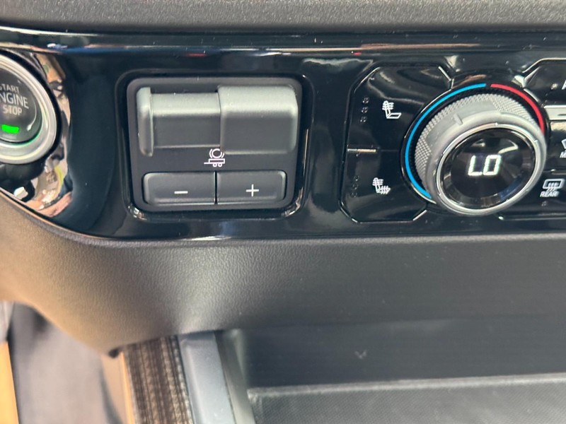 Chevrolet Silverado 1500 Vehicle Full-screen Gallery Image 22