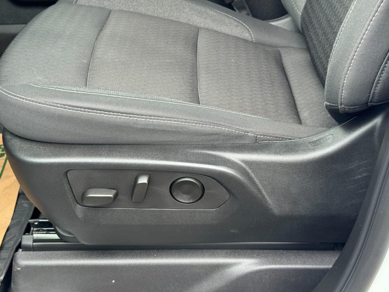 Chevrolet Silverado 1500 Vehicle Full-screen Gallery Image 24