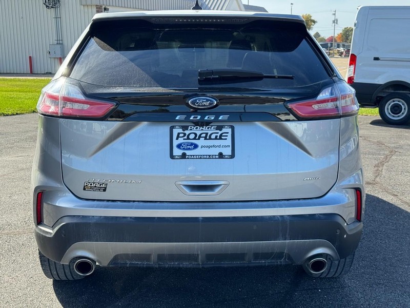 Ford Edge Vehicle Full-screen Gallery Image 05