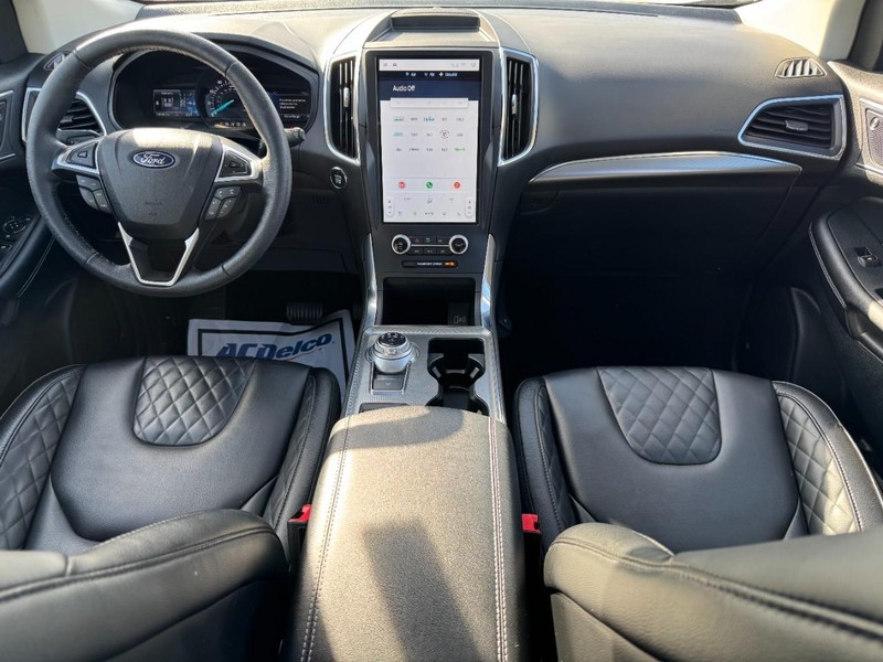 Ford Edge Vehicle Full-screen Gallery Image 11