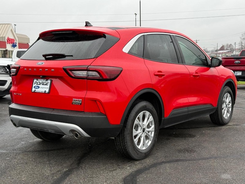 Ford Escape Vehicle Full-screen Gallery Image 03