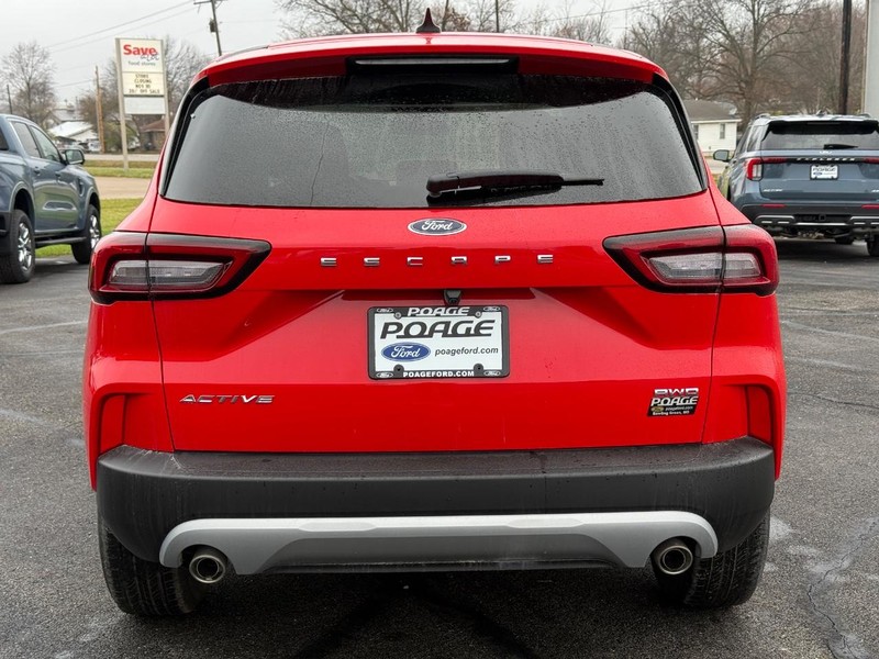 Ford Escape Vehicle Full-screen Gallery Image 04