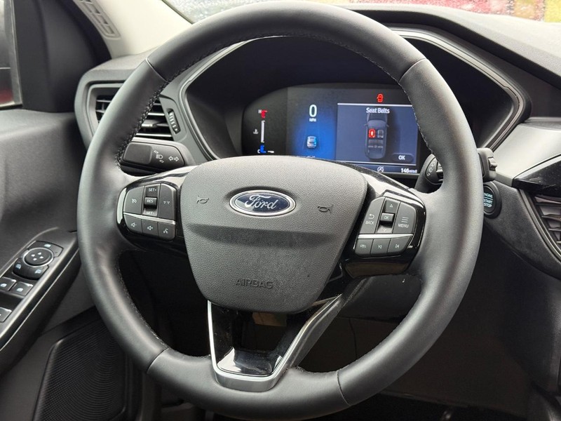Ford Escape Vehicle Full-screen Gallery Image 12