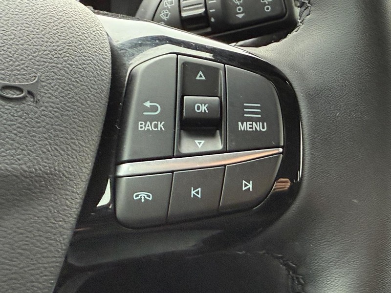 Ford Escape Vehicle Full-screen Gallery Image 14