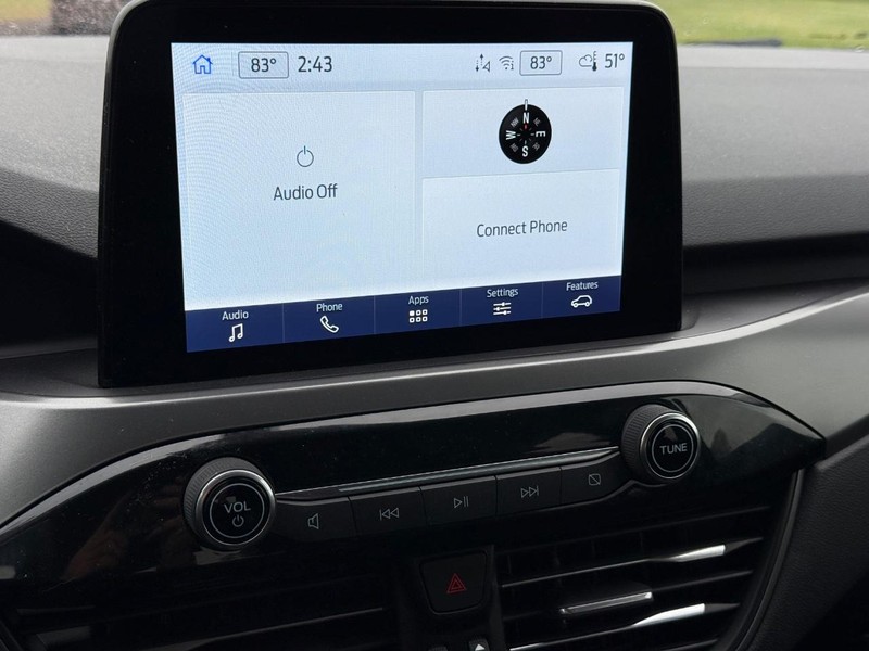 Ford Escape Vehicle Full-screen Gallery Image 16