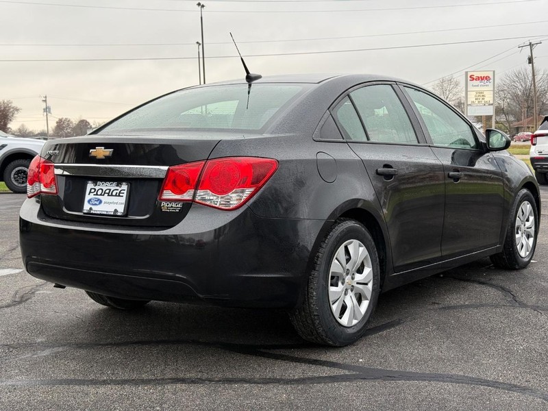 Chevrolet Cruze Vehicle Full-screen Gallery Image 03