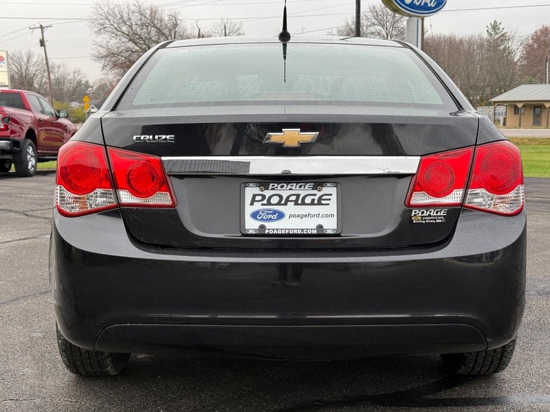 Chevrolet Cruze Vehicle Full-screen Gallery Image 04