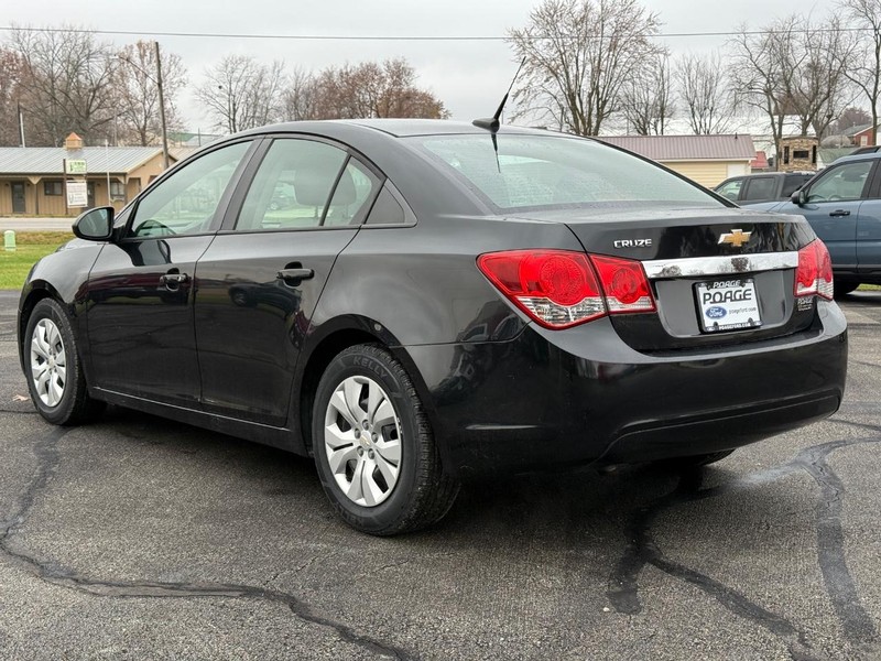 Chevrolet Cruze Vehicle Full-screen Gallery Image 05