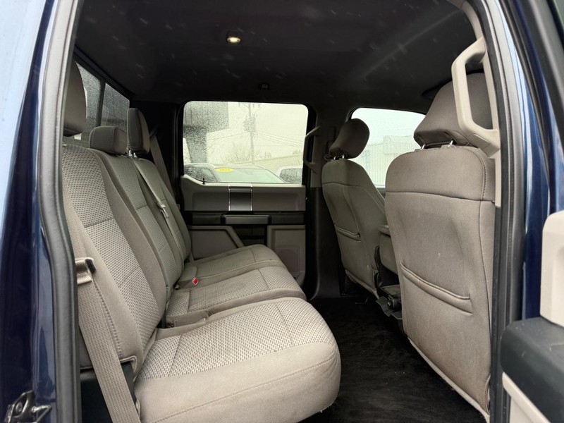 Ford F-150 Vehicle Full-screen Gallery Image 11