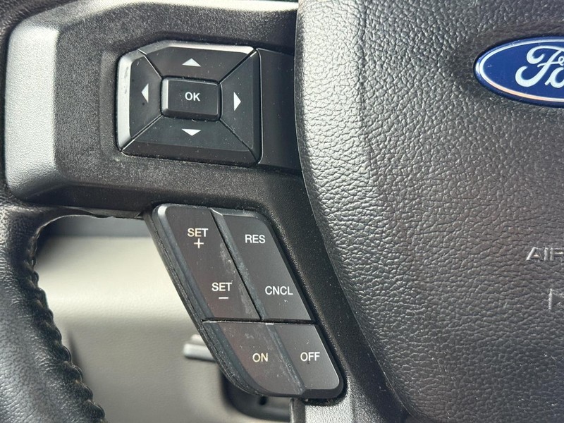 Ford F-150 Vehicle Full-screen Gallery Image 14