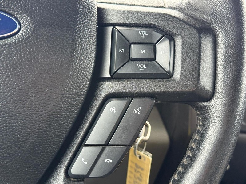 Ford F-150 Vehicle Full-screen Gallery Image 15