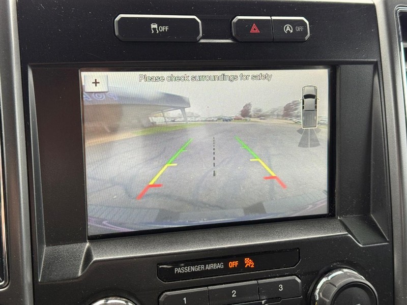 Ford F-150 Vehicle Full-screen Gallery Image 18