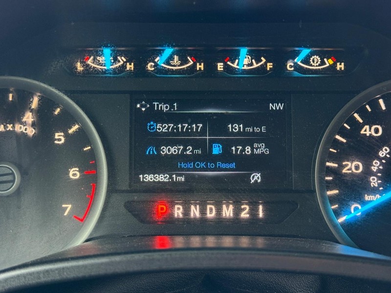 Ford F-150 Vehicle Full-screen Gallery Image 22