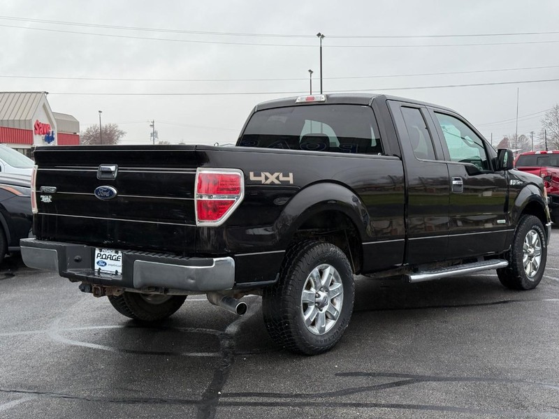 Ford F-150 Vehicle Full-screen Gallery Image 03