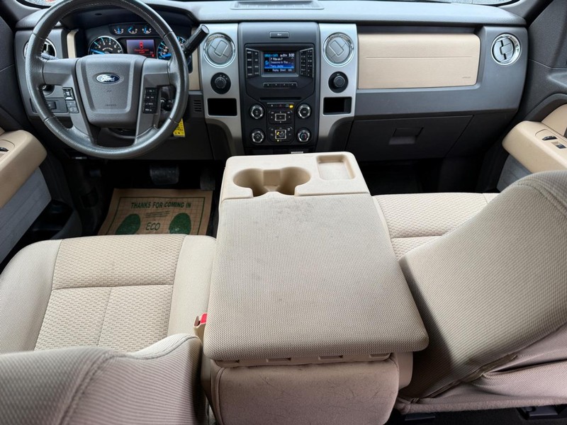 Ford F-150 Vehicle Full-screen Gallery Image 12