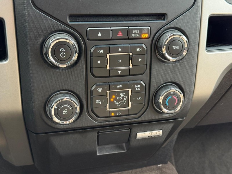 Ford F-150 Vehicle Full-screen Gallery Image 18