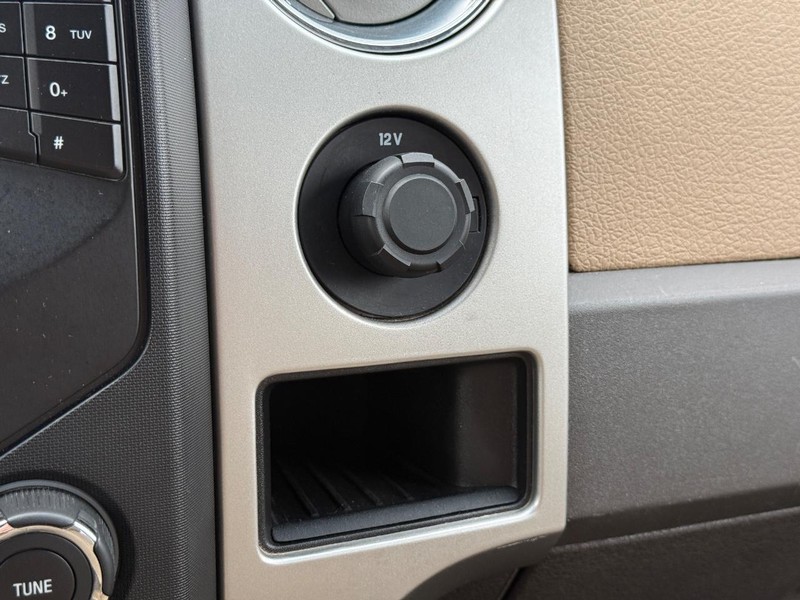 Ford F-150 Vehicle Full-screen Gallery Image 19