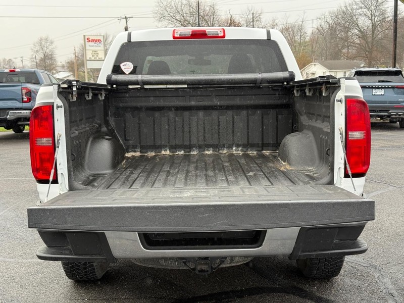 Chevrolet Colorado Vehicle Full-screen Gallery Image 09