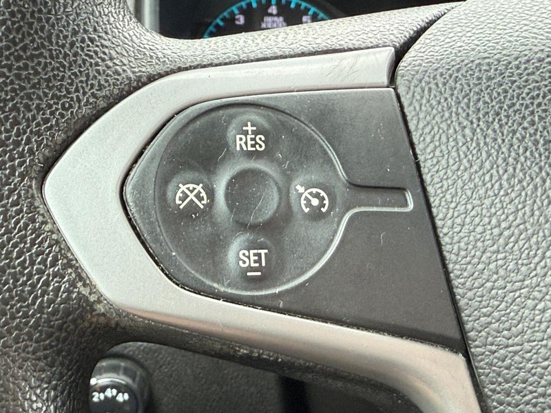 Chevrolet Colorado Vehicle Full-screen Gallery Image 13