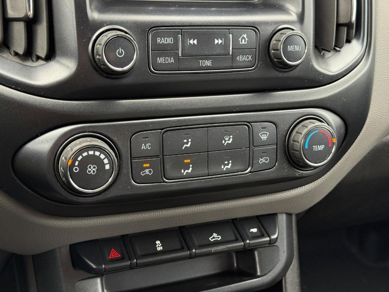 Chevrolet Colorado Vehicle Full-screen Gallery Image 16