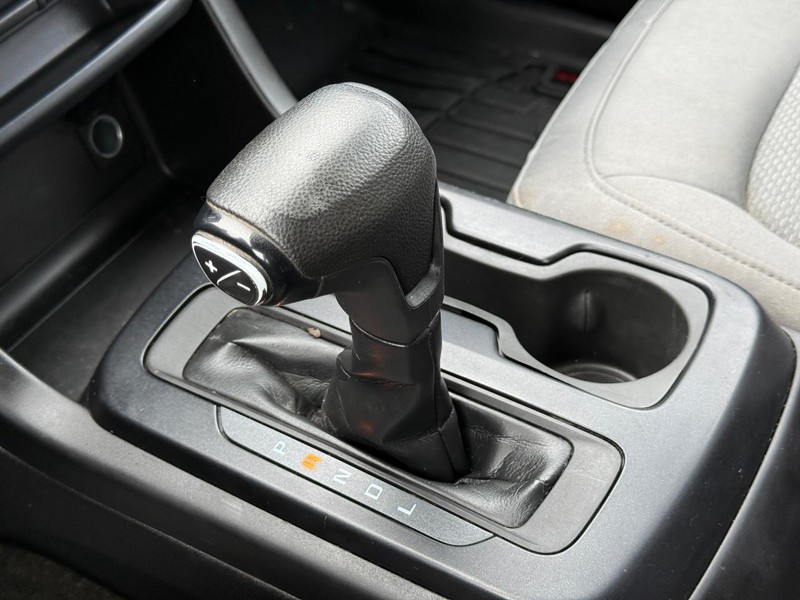 Chevrolet Colorado Vehicle Full-screen Gallery Image 17