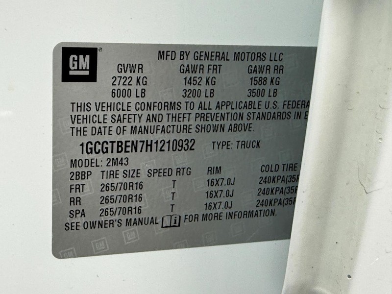 Chevrolet Colorado Vehicle Full-screen Gallery Image 23