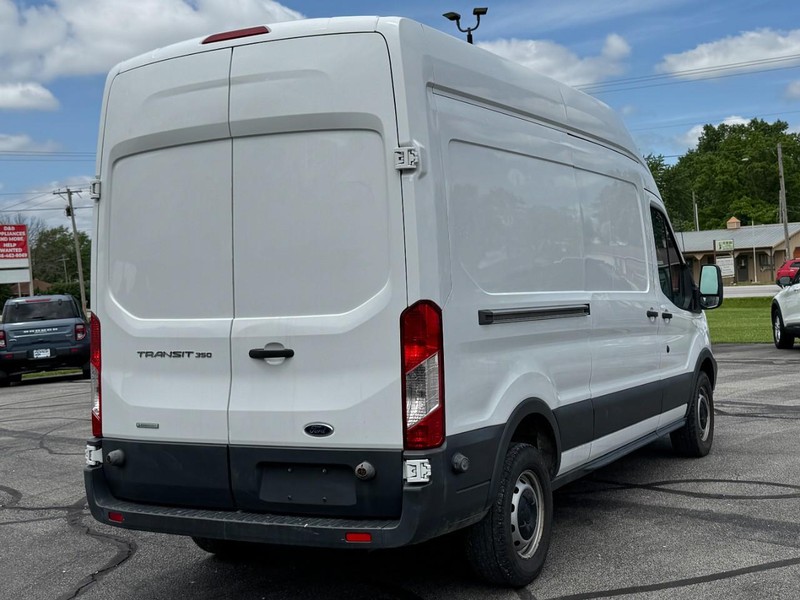 Ford Transit Cargo Van Vehicle Full-screen Gallery Image 03