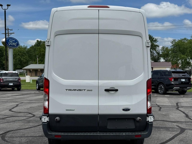 Ford Transit Cargo Van Vehicle Full-screen Gallery Image 04