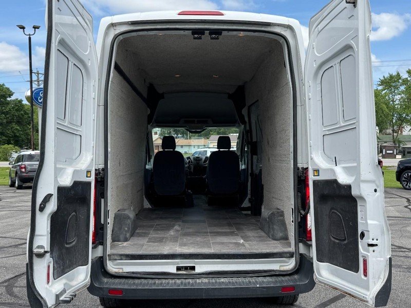 Ford Transit Cargo Van Vehicle Full-screen Gallery Image 05