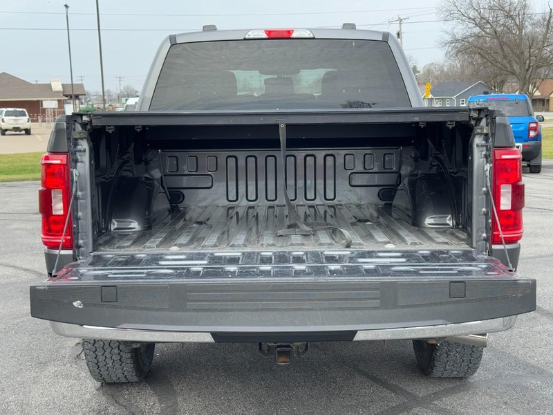 Ford F-150 Vehicle Full-screen Gallery Image 04