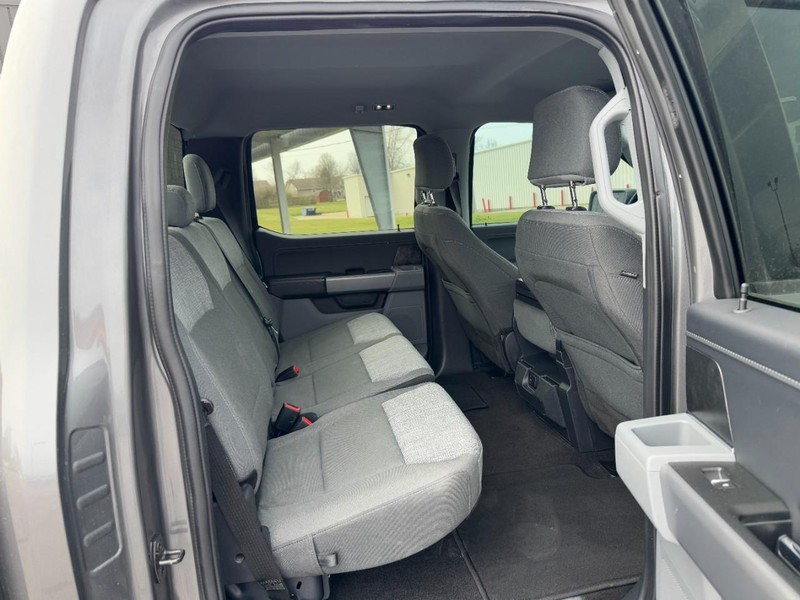 Ford F-150 Vehicle Full-screen Gallery Image 10