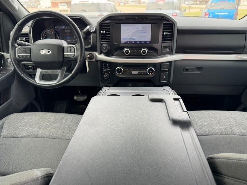 Ford F-150 Vehicle Full-screen Gallery Image 11