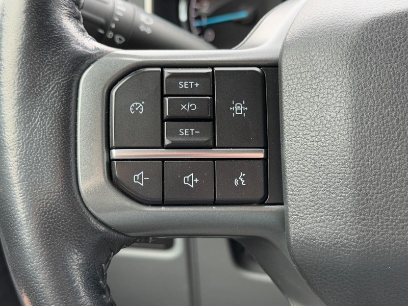 Ford F-150 Vehicle Full-screen Gallery Image 16