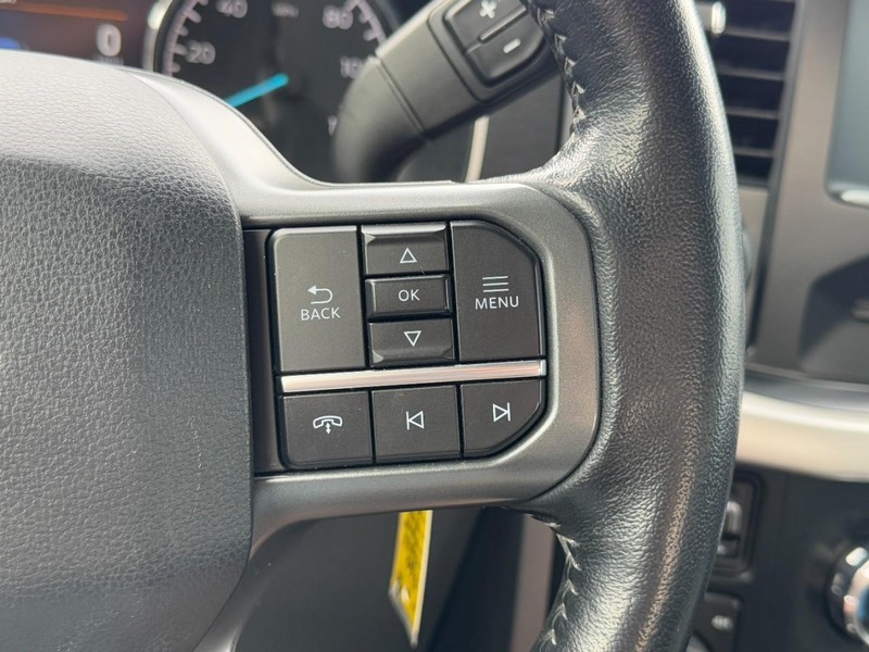 Ford F-150 Vehicle Full-screen Gallery Image 17
