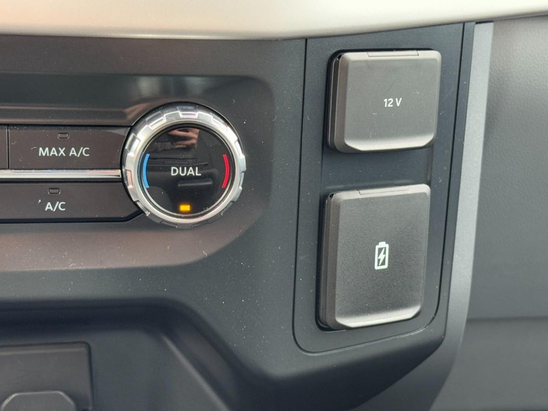 Ford F-150 Vehicle Full-screen Gallery Image 19
