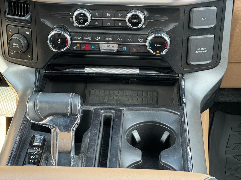 Ford F-150 Vehicle Full-screen Gallery Image 14